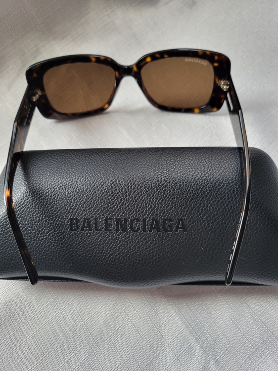 Balenciaga Women\'s Tortoise Square Sunglasses - Brown Gradient Lenses Unisex main image 8